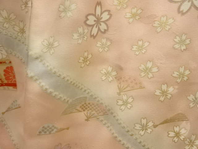  扇に花蝶模様刺繍振袖